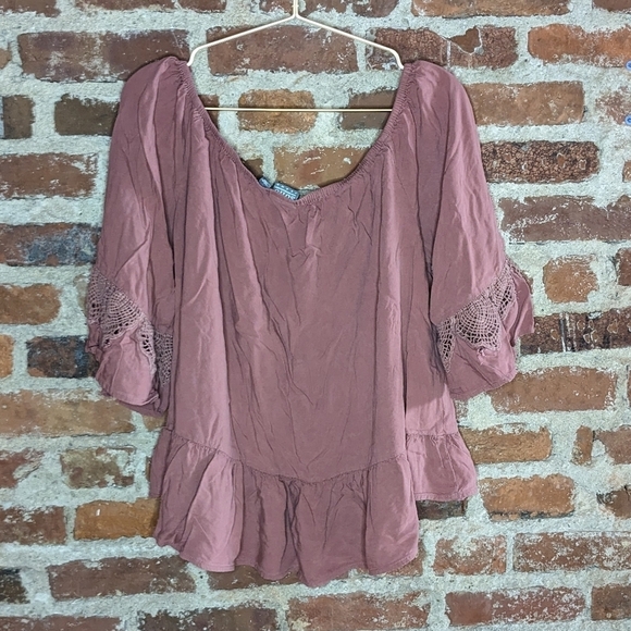 Soho XL Dusty Rose Wide Neck / Off the Shoulder Lace & Ruffle Top - Picture 4 of 9